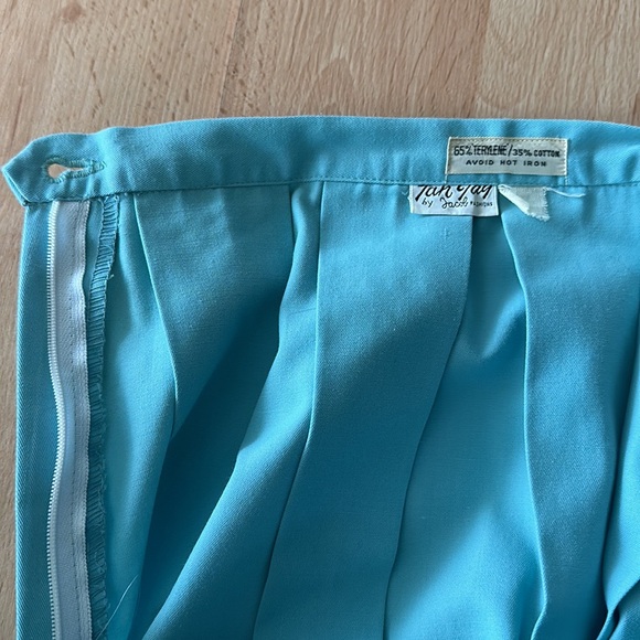 Robin Egg Blue vintage high waisted pleated skirt - Picture 7 of 8